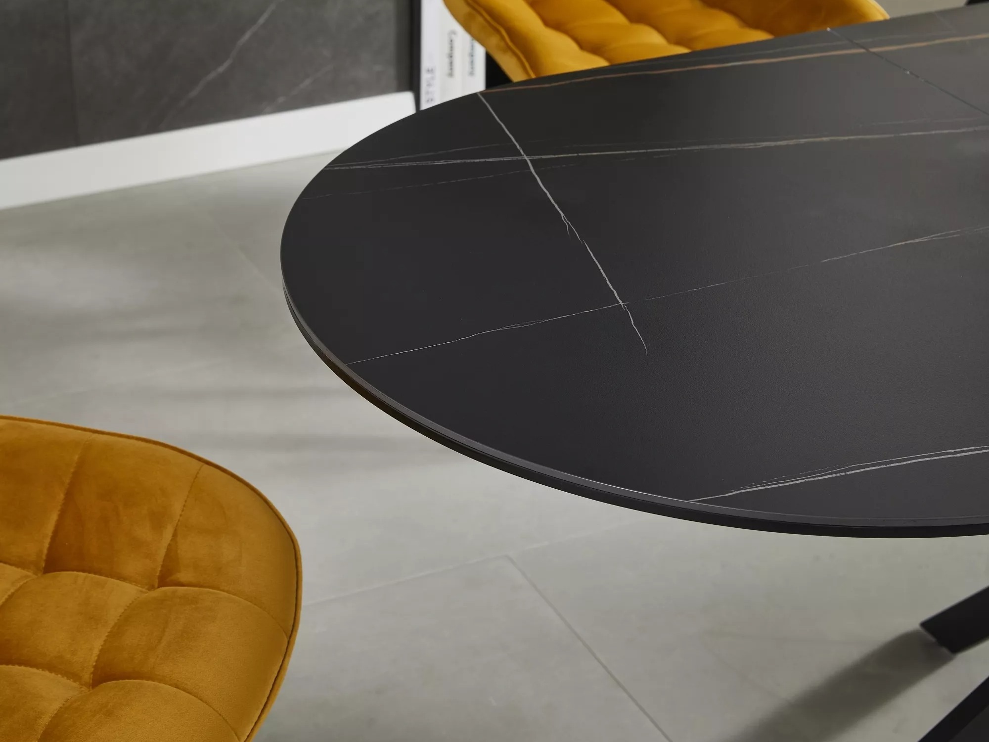 Laud Detroit 862 (Must marmor)