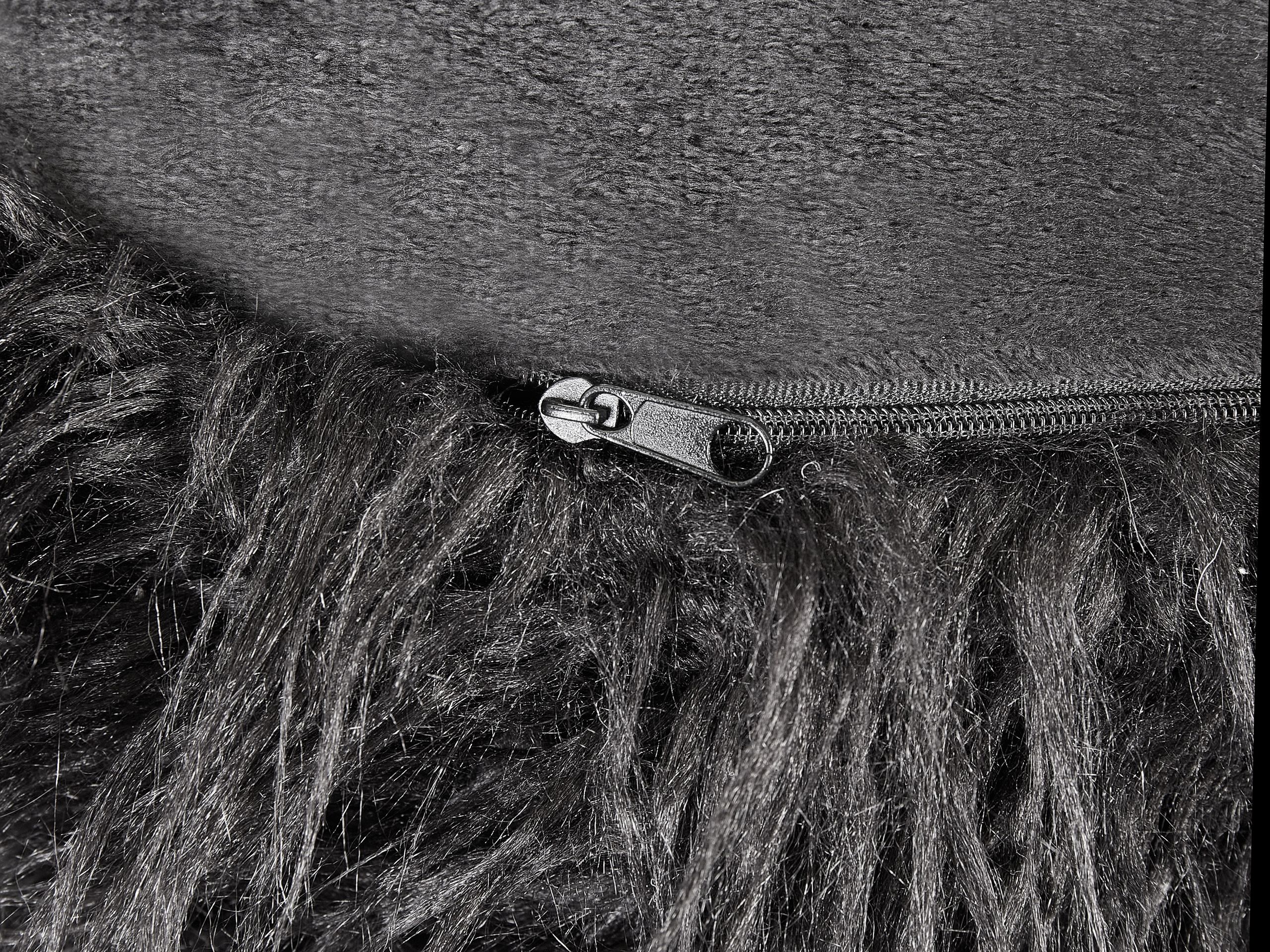 Tumba Berwyn 2835 (Must)