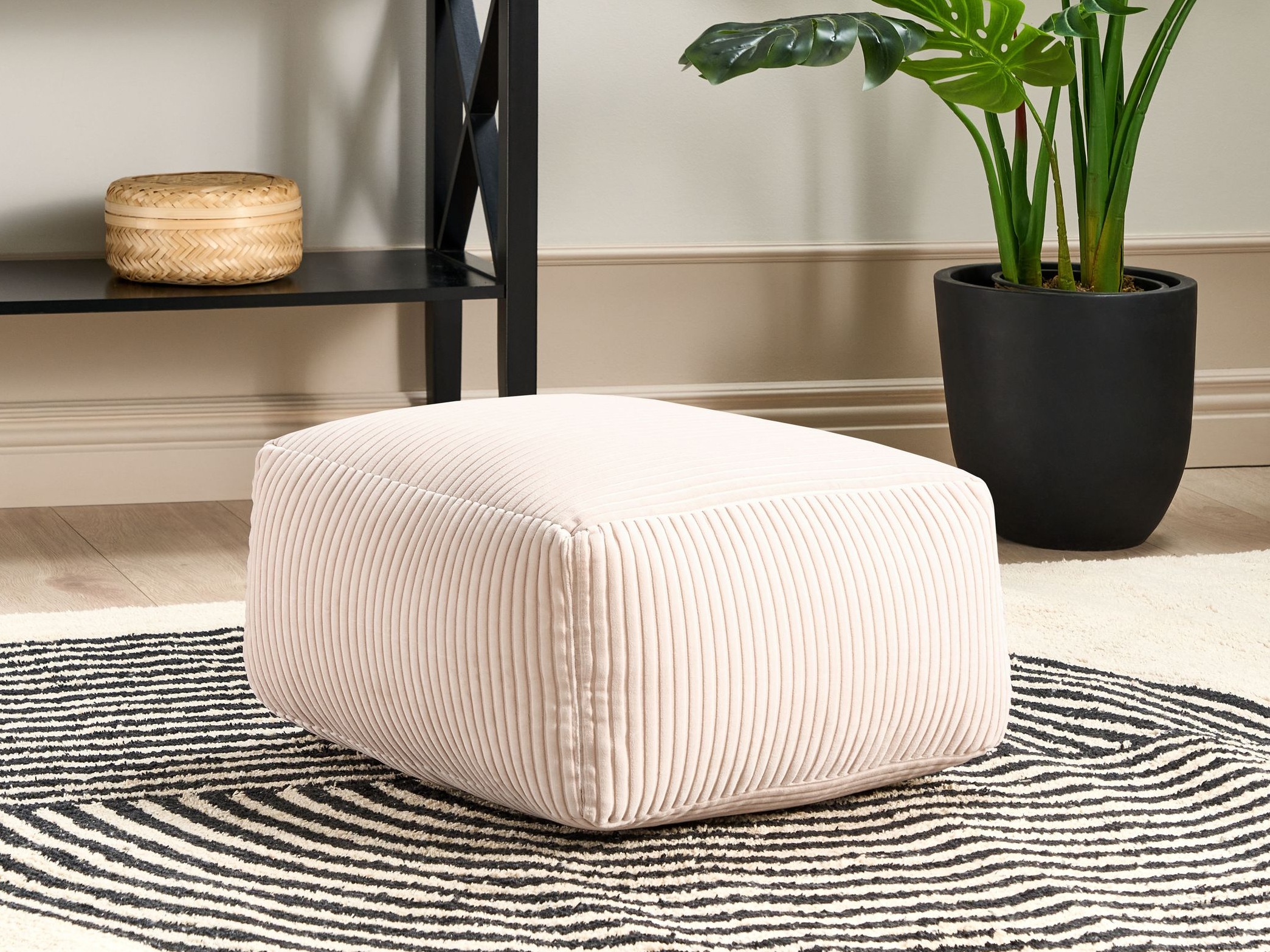 Tumba Berwyn 2836 (Beež)