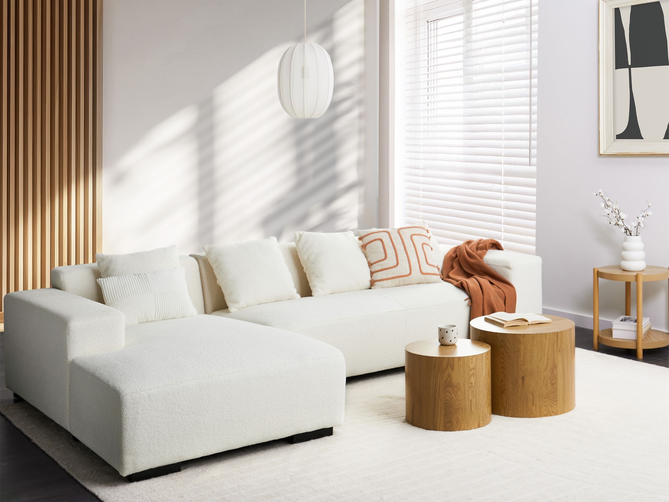 Nurgadiivan Berwyn 1396 (Ecru valge)