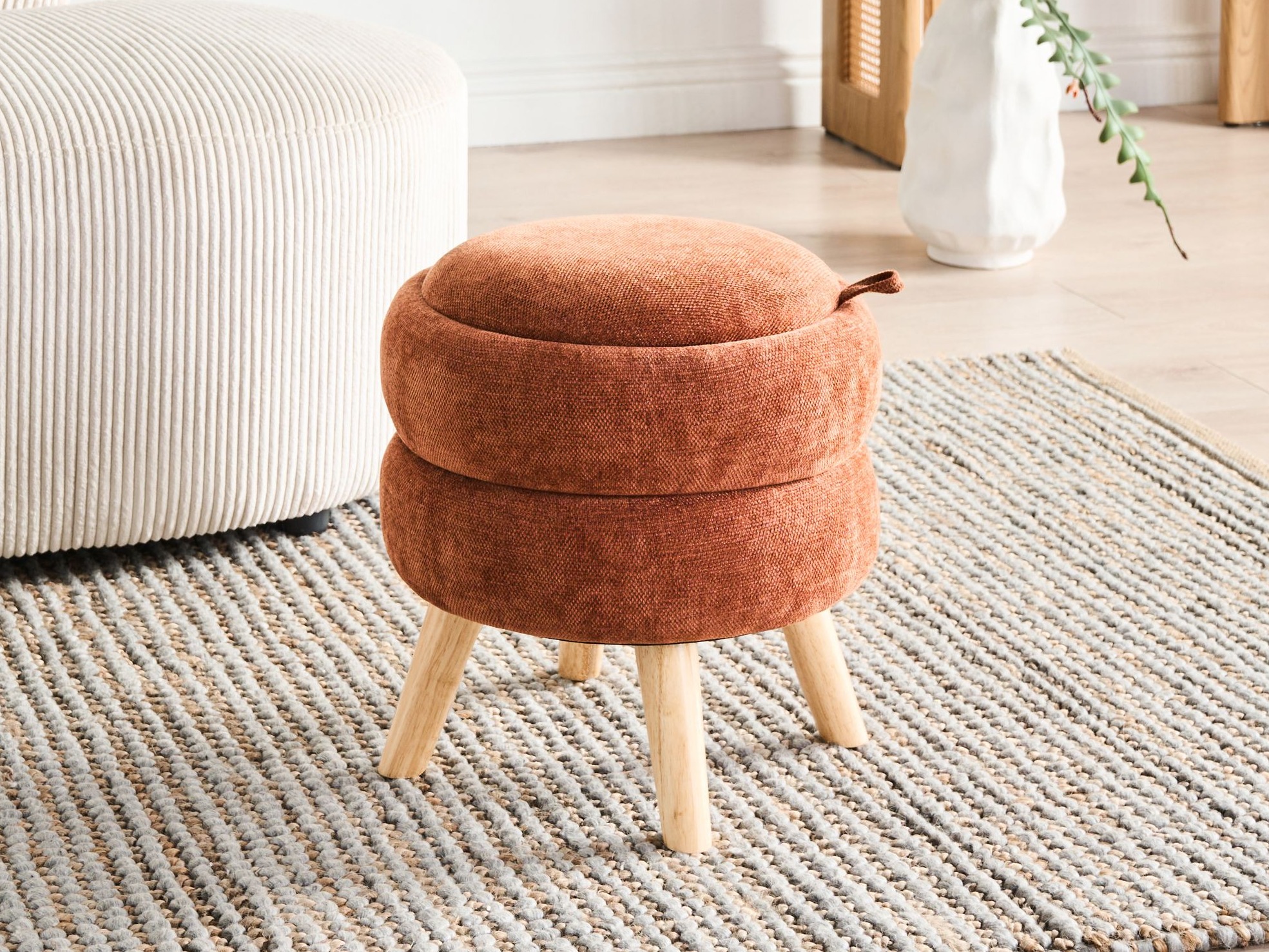 Tumba Berwyn 2849 (Pruun)