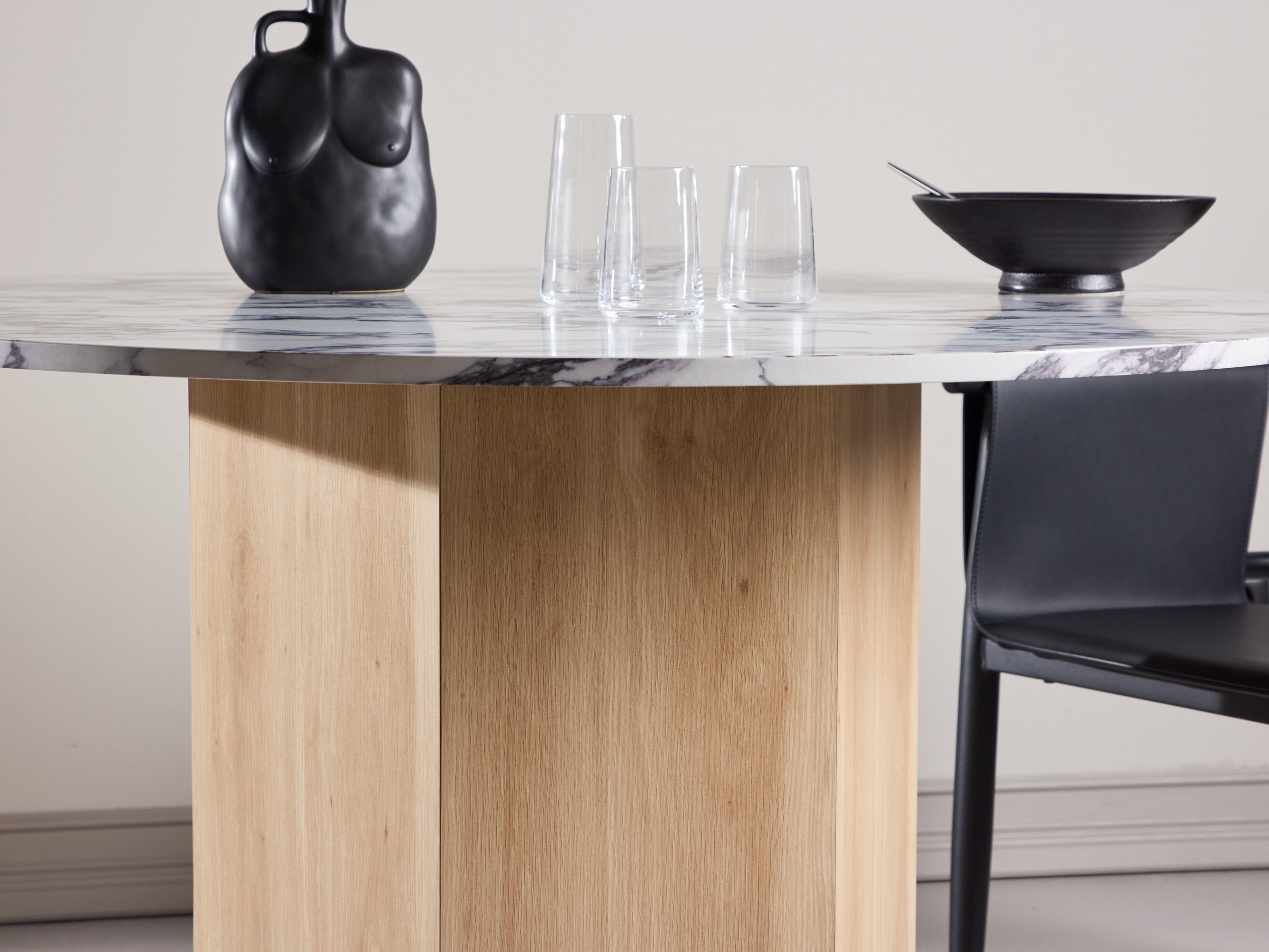 Laud Dallas 4894 (Hall marmor + Helepruun)