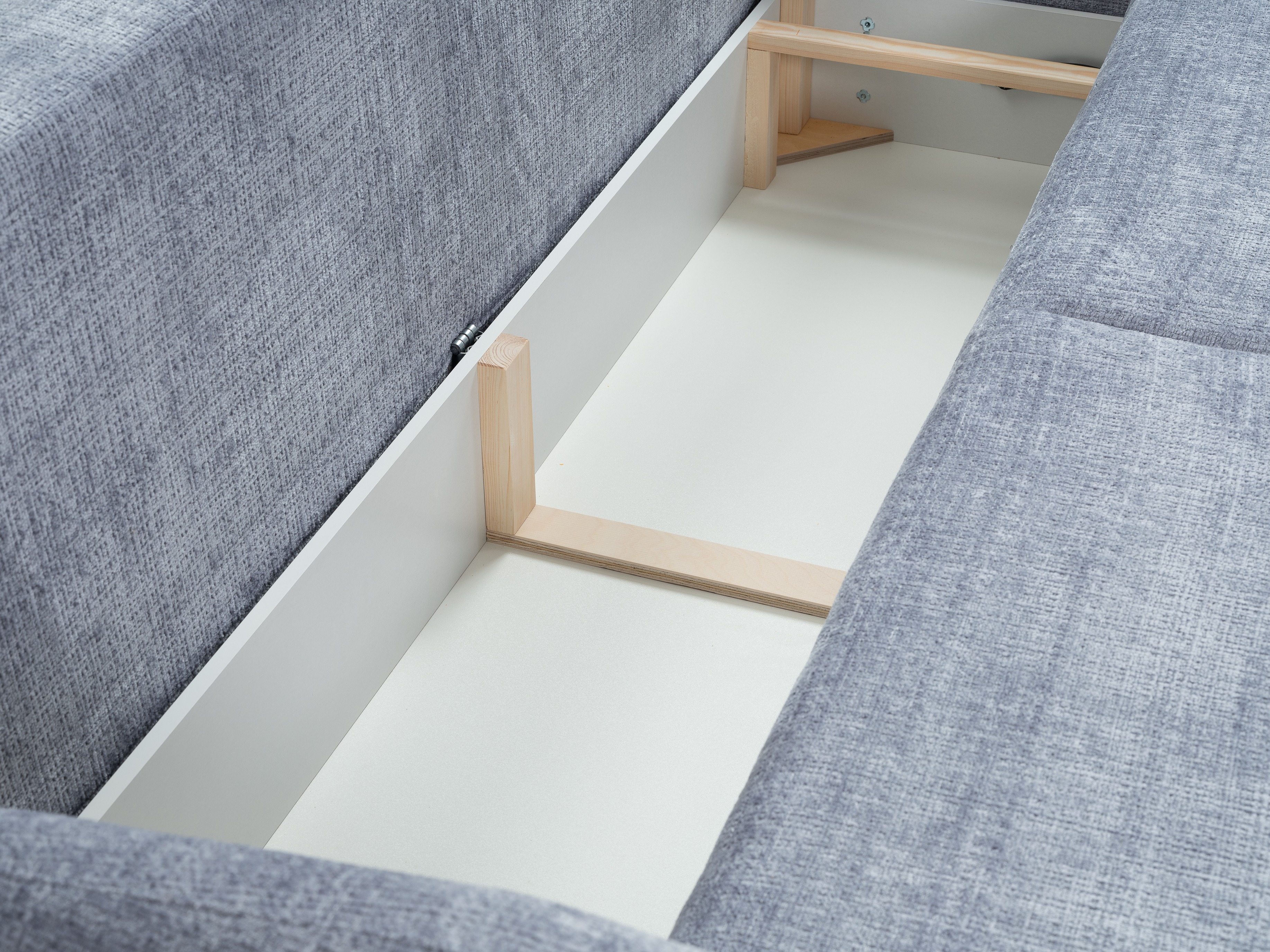 Diivanvoodi Kingston 196 (Cremona 70)