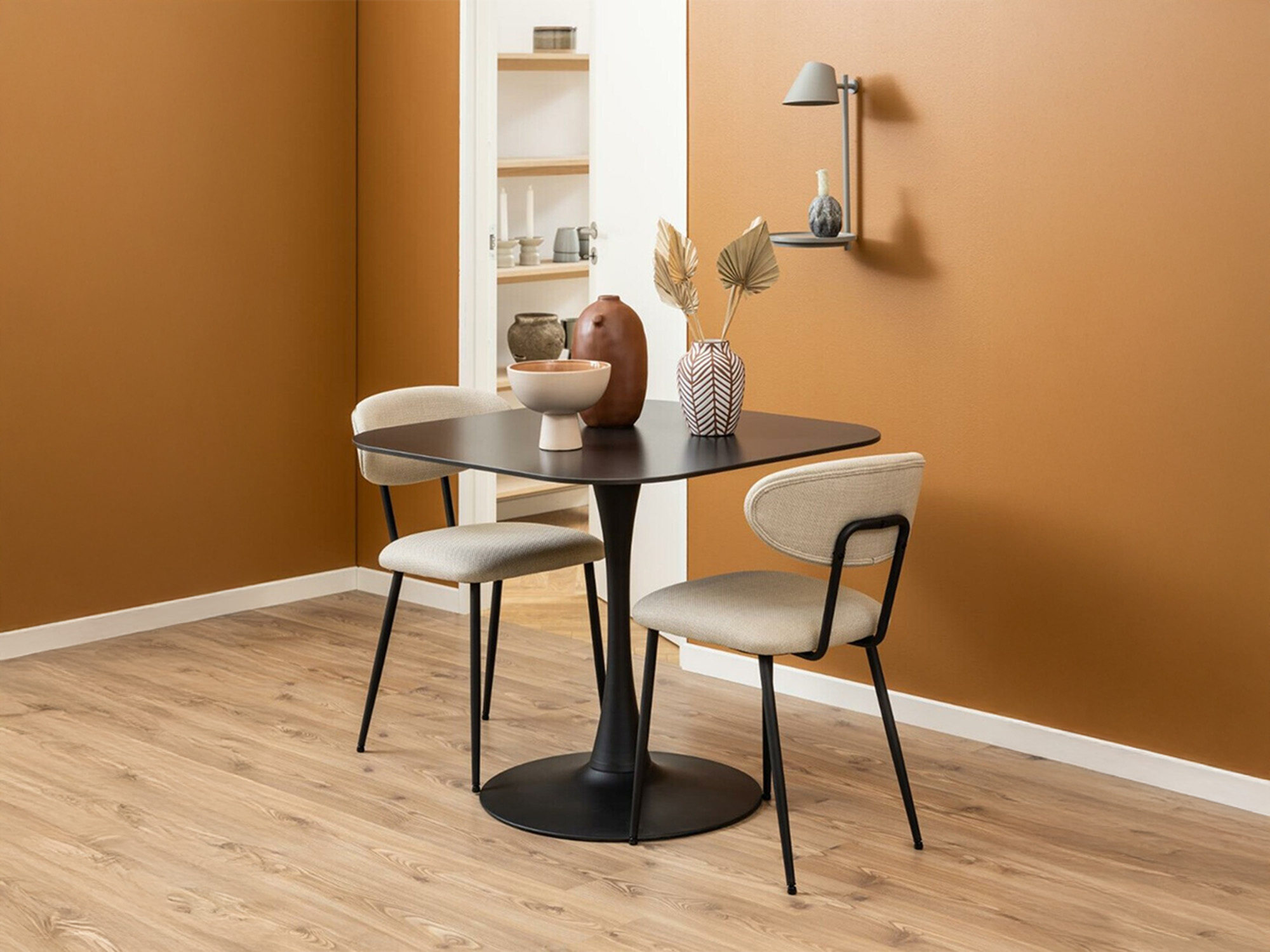 Laud Norsica 690 (Must + Must marmor)