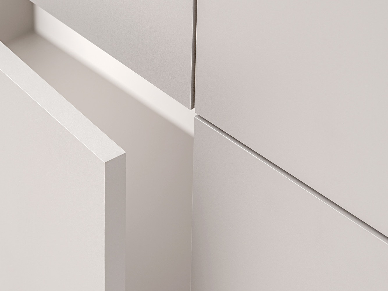 Kummut Fivetri 102 (Valge)