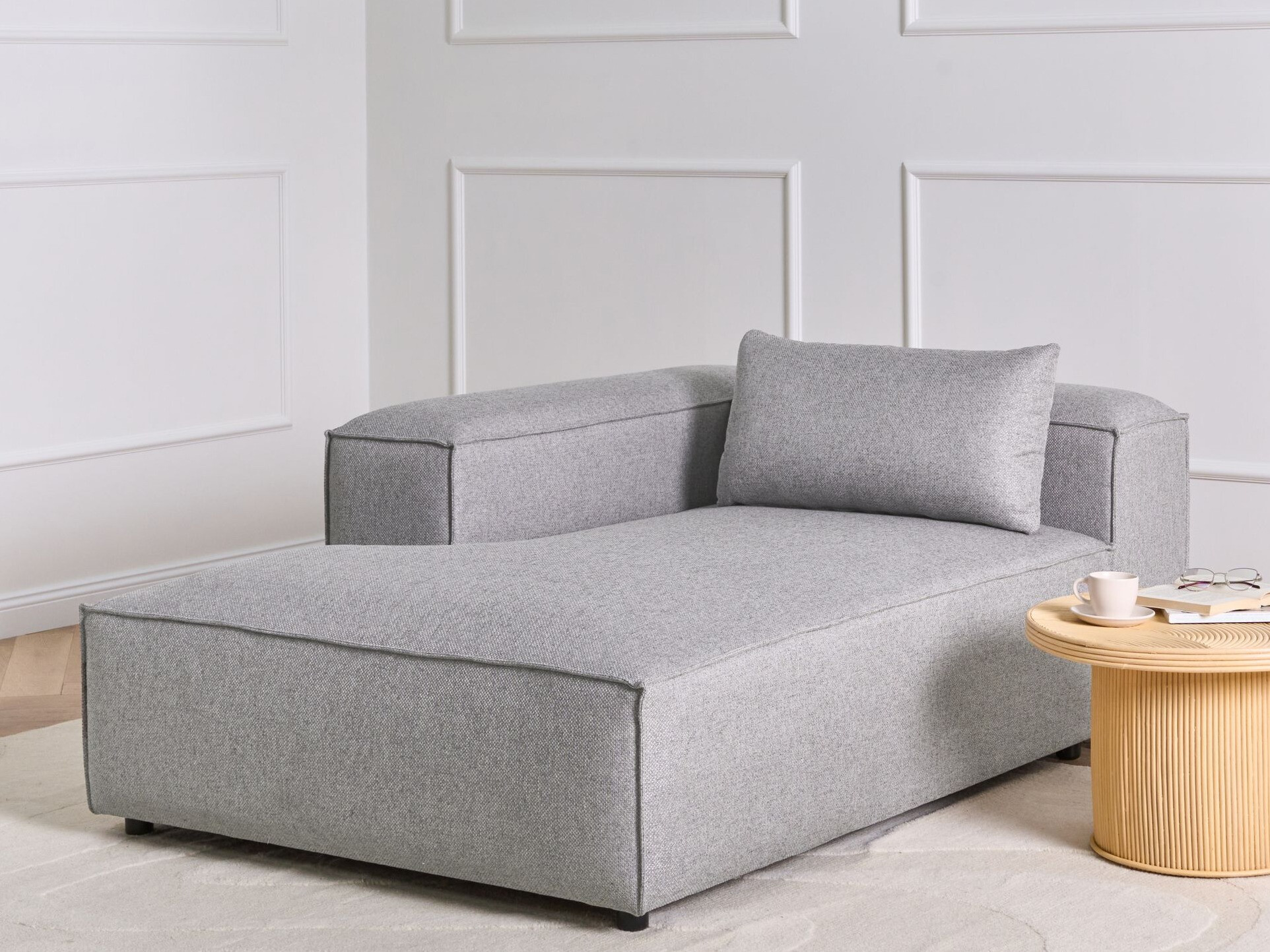 Kušett Avialu 103 (Hall)