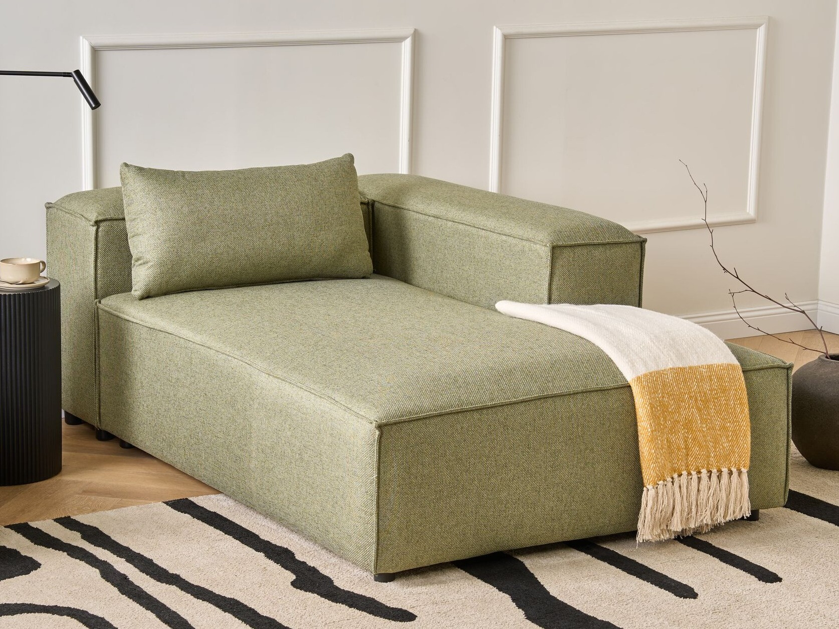 Kušett Avialu 103 (Heleroheline)