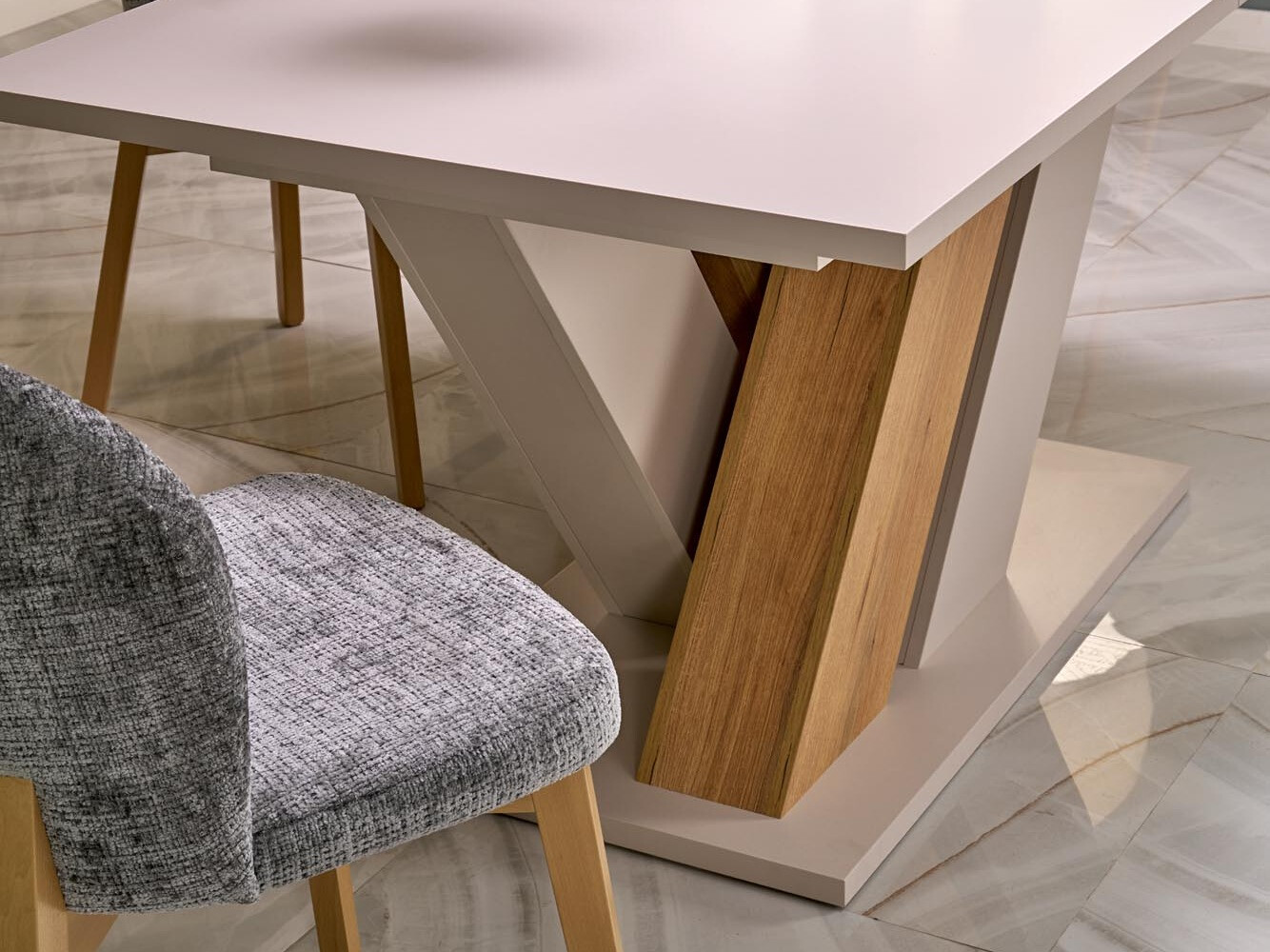 Laud Houston 2091 (Tamm + Kašmiir)