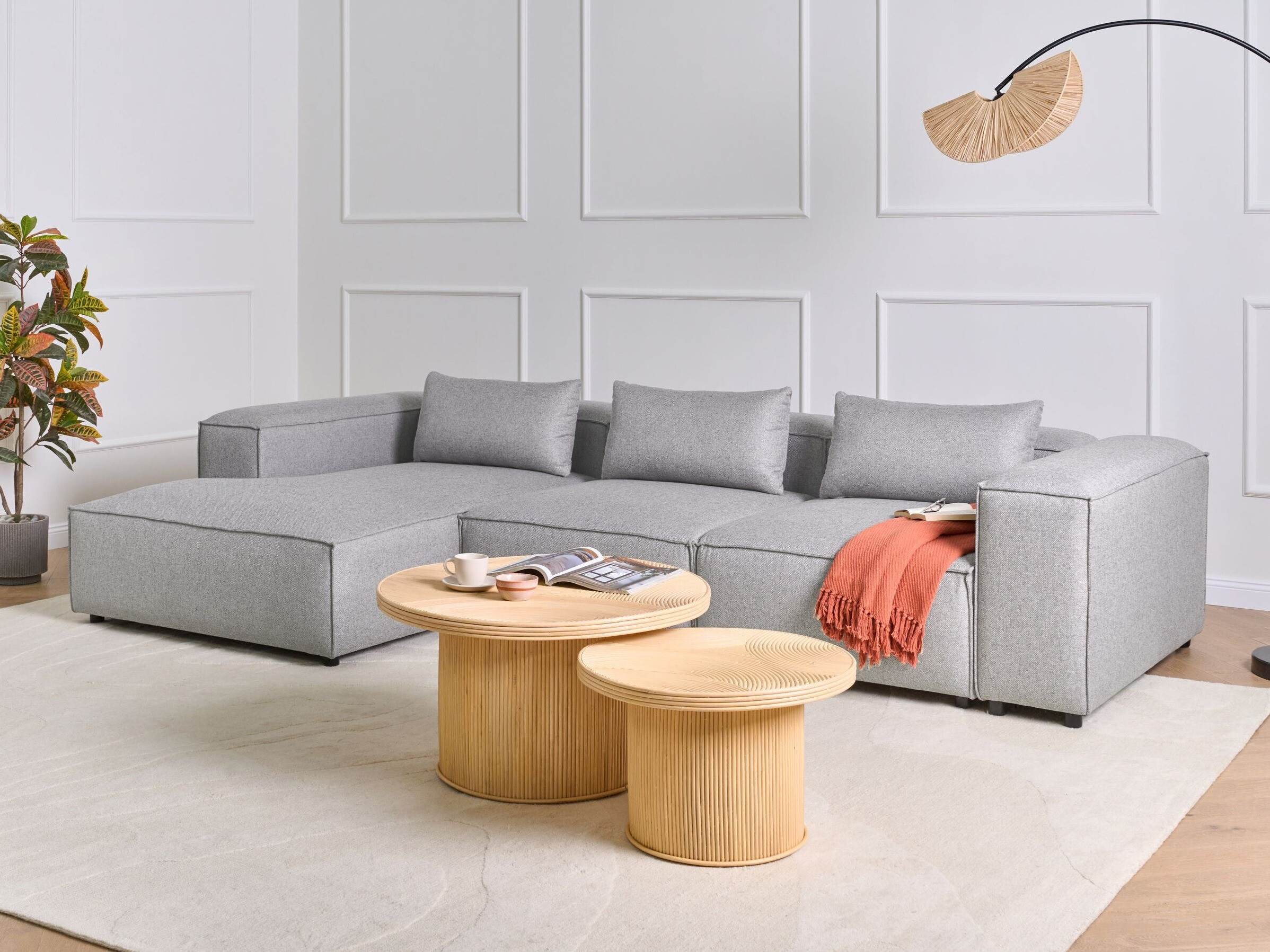 Moodulnurgadiivan Avialu 100 (Hall)