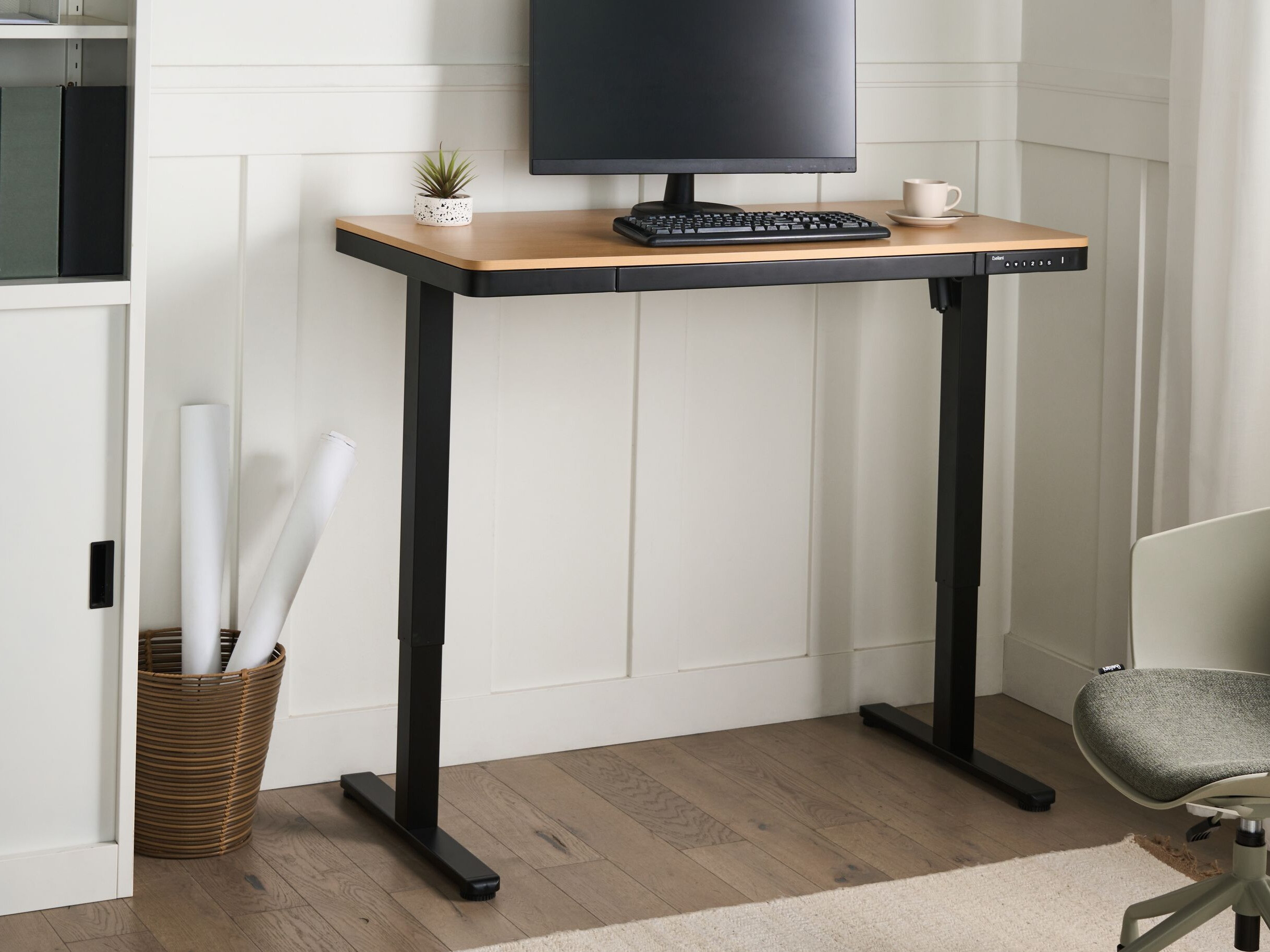 Reguleeritava kõrgusega töölaud Berwyn 2994 (Must + Helepruun)