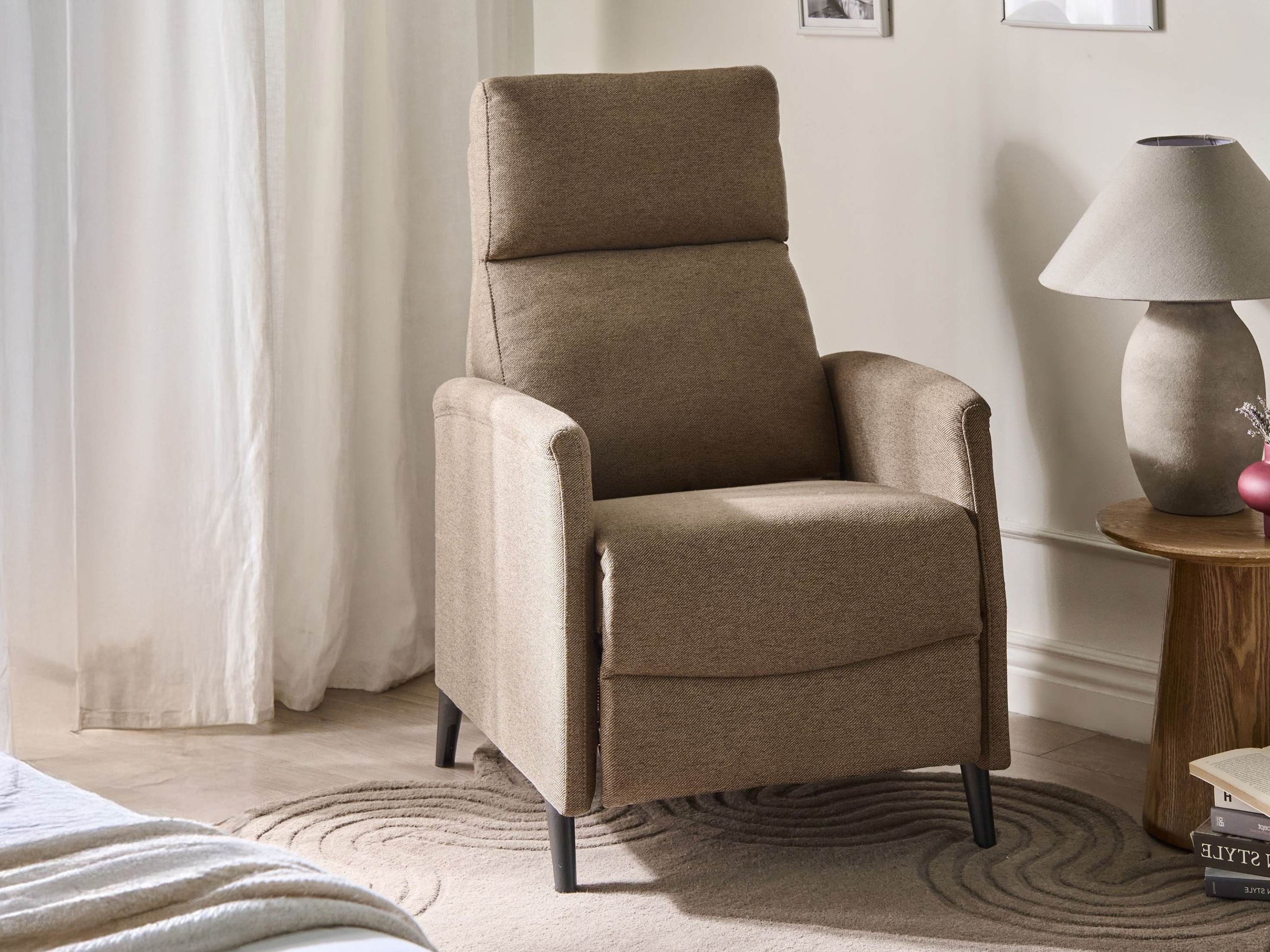 Tugitool recliner Berwyn 2462 (Pruun)