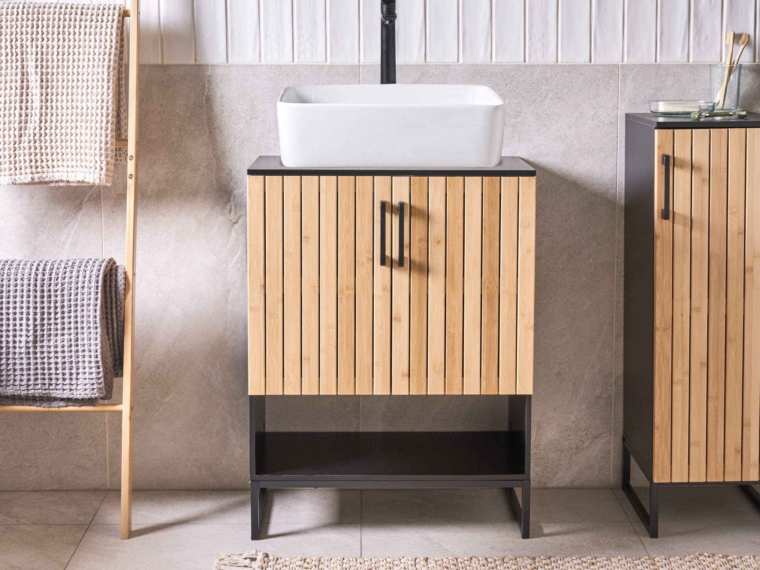 Vannitoa põrandakapp kraanikausile Berwyn 3196