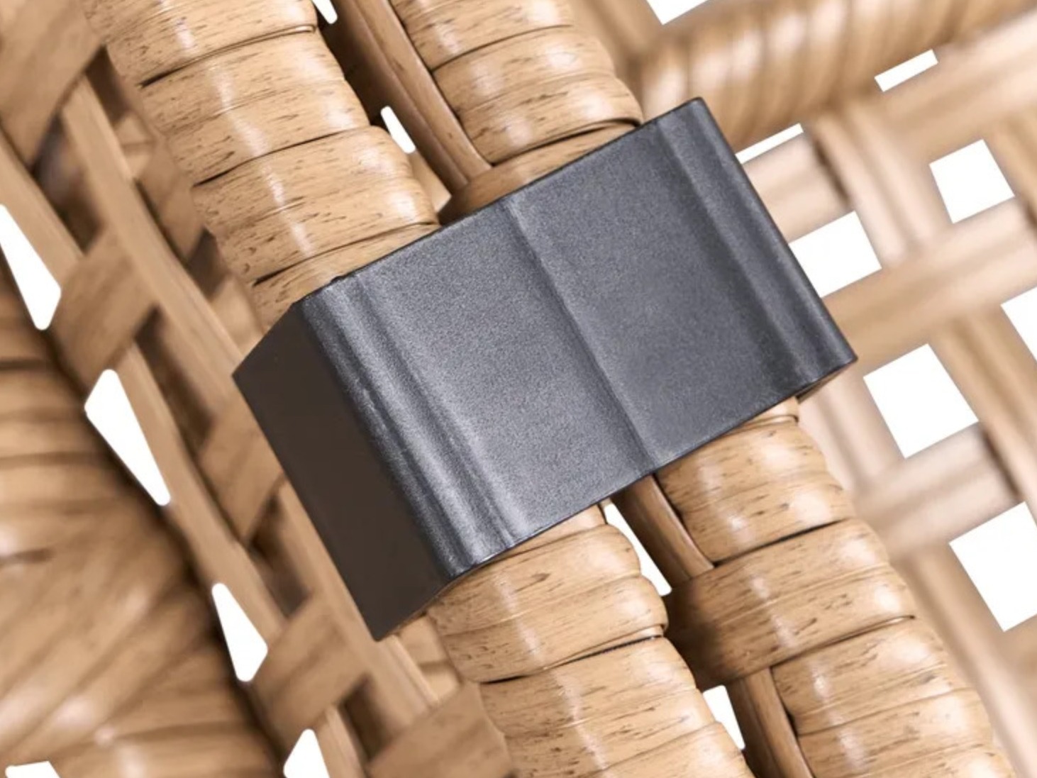 Aiadiivan Domenou 106