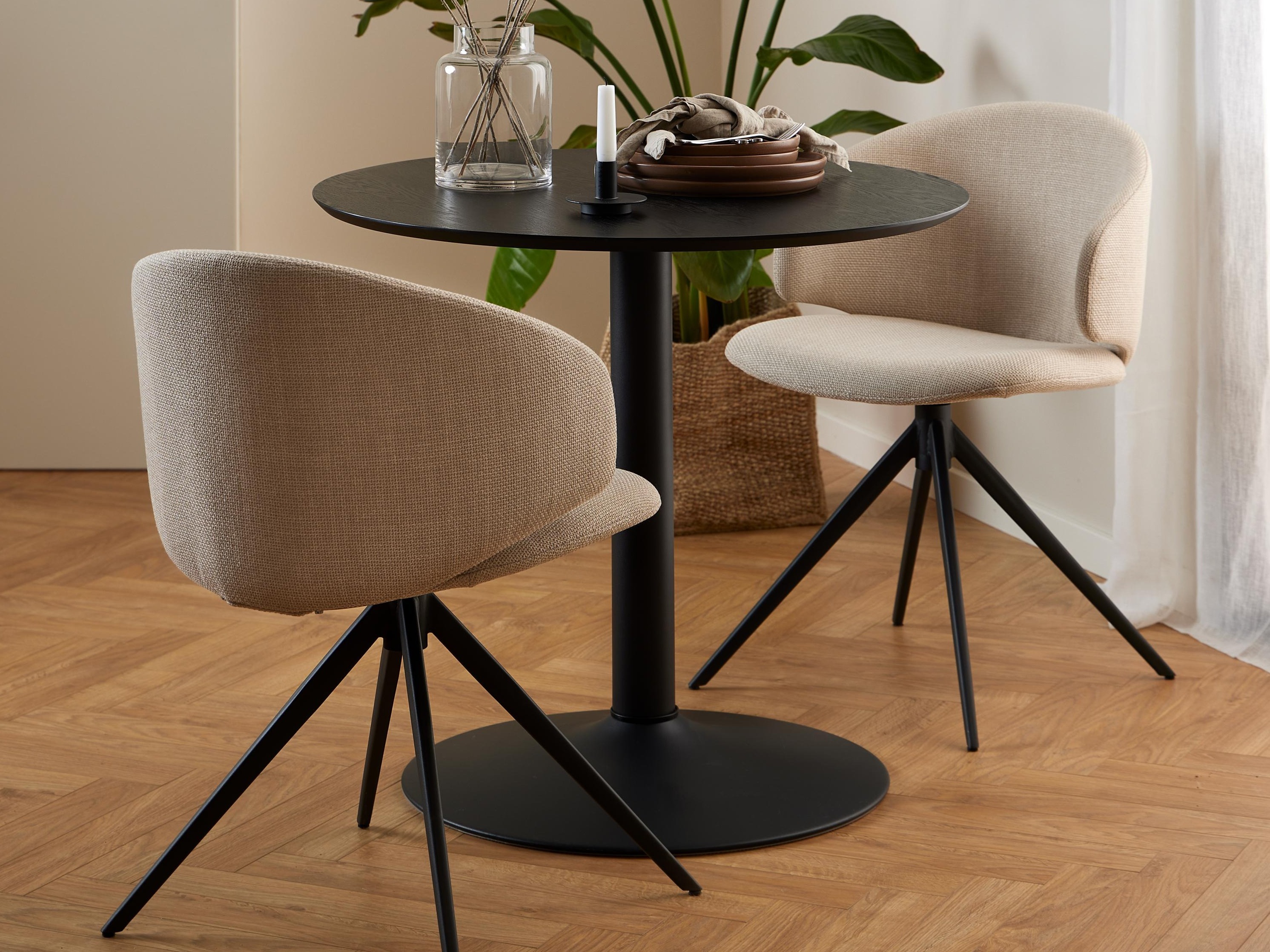 Laud Norsica 1057 (Must + Must tuhk)