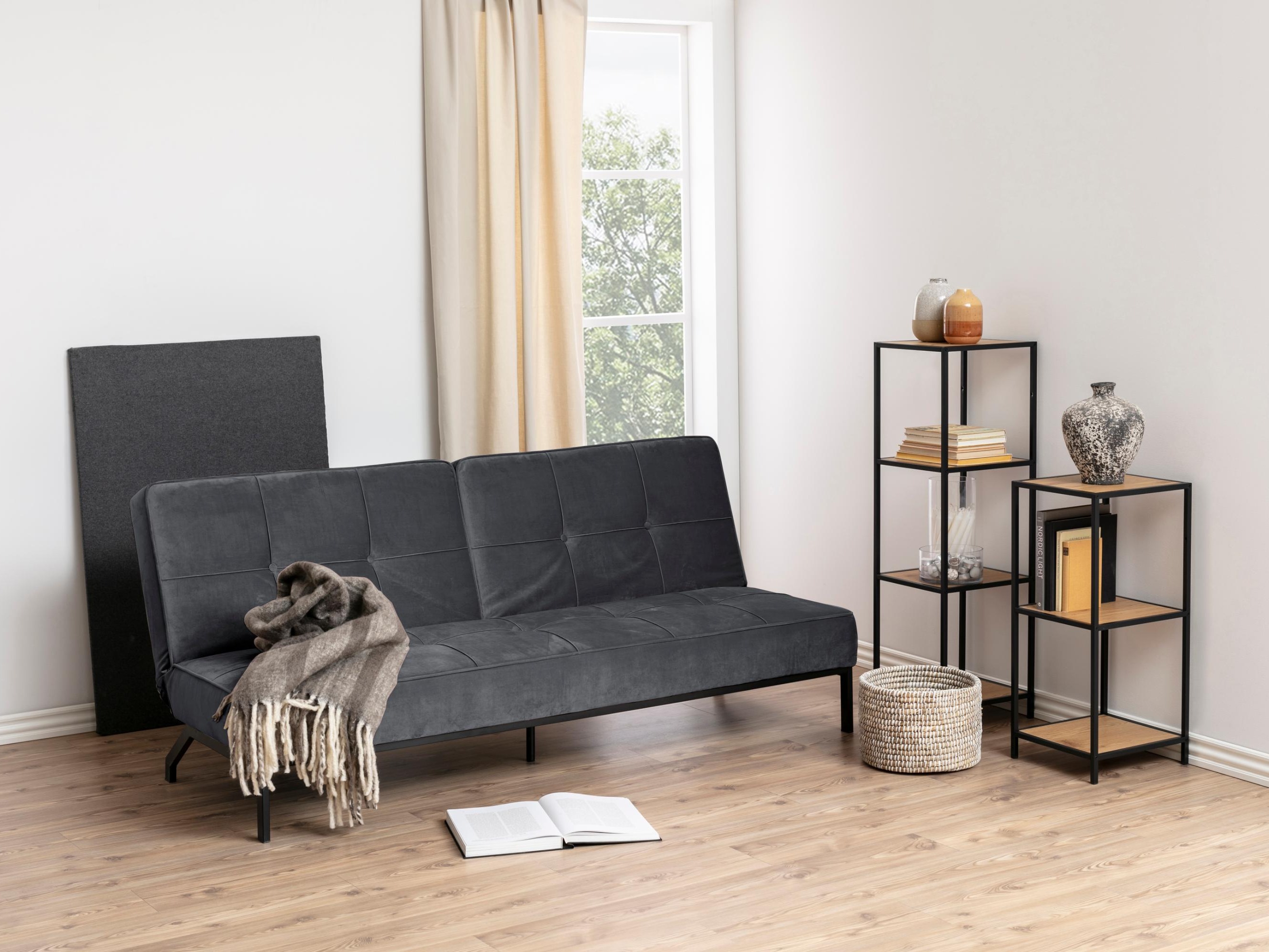 Diivanvoodi Norsica 243 (Hall)