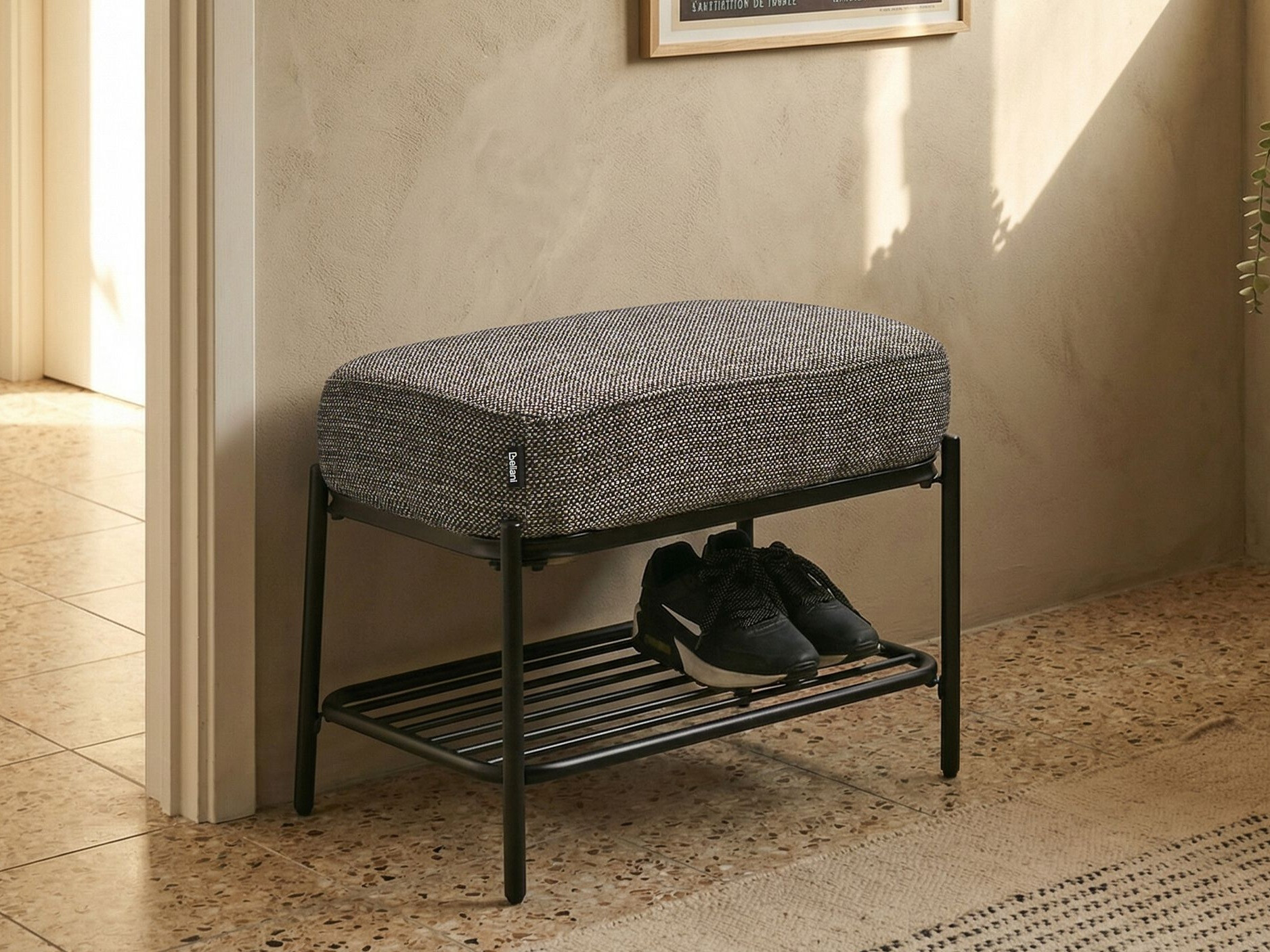 Tumba Berwyn 3277 (Must)