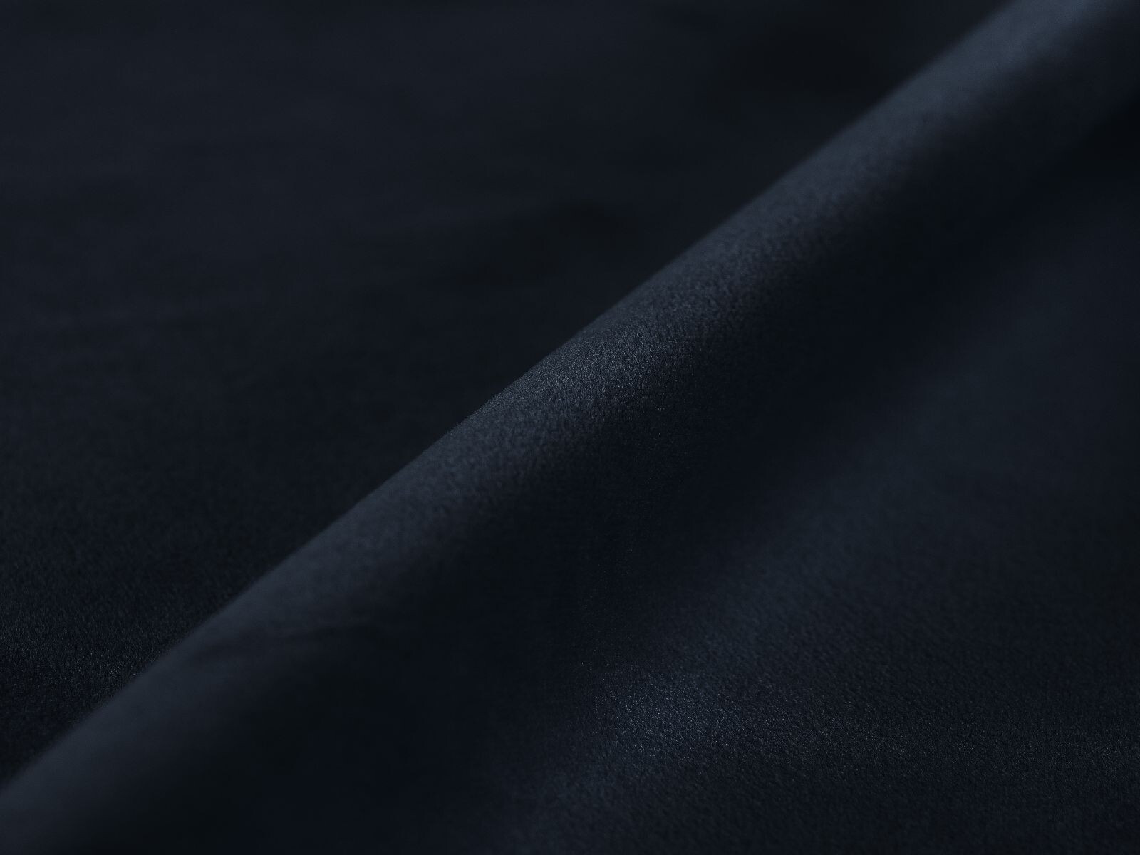 Nurgadiivan Beckley 352 (Paris Deep Blue)